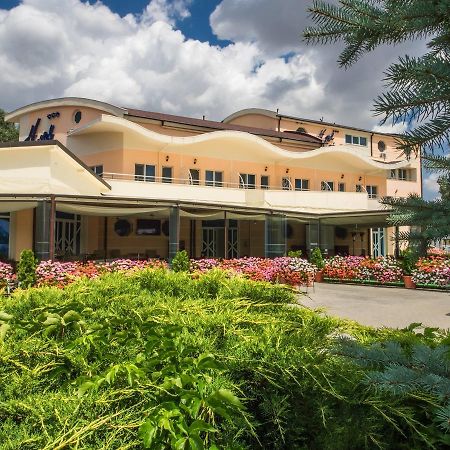 Hotel Emi Mihail Kogălniceanu Zewnętrze zdjęcie