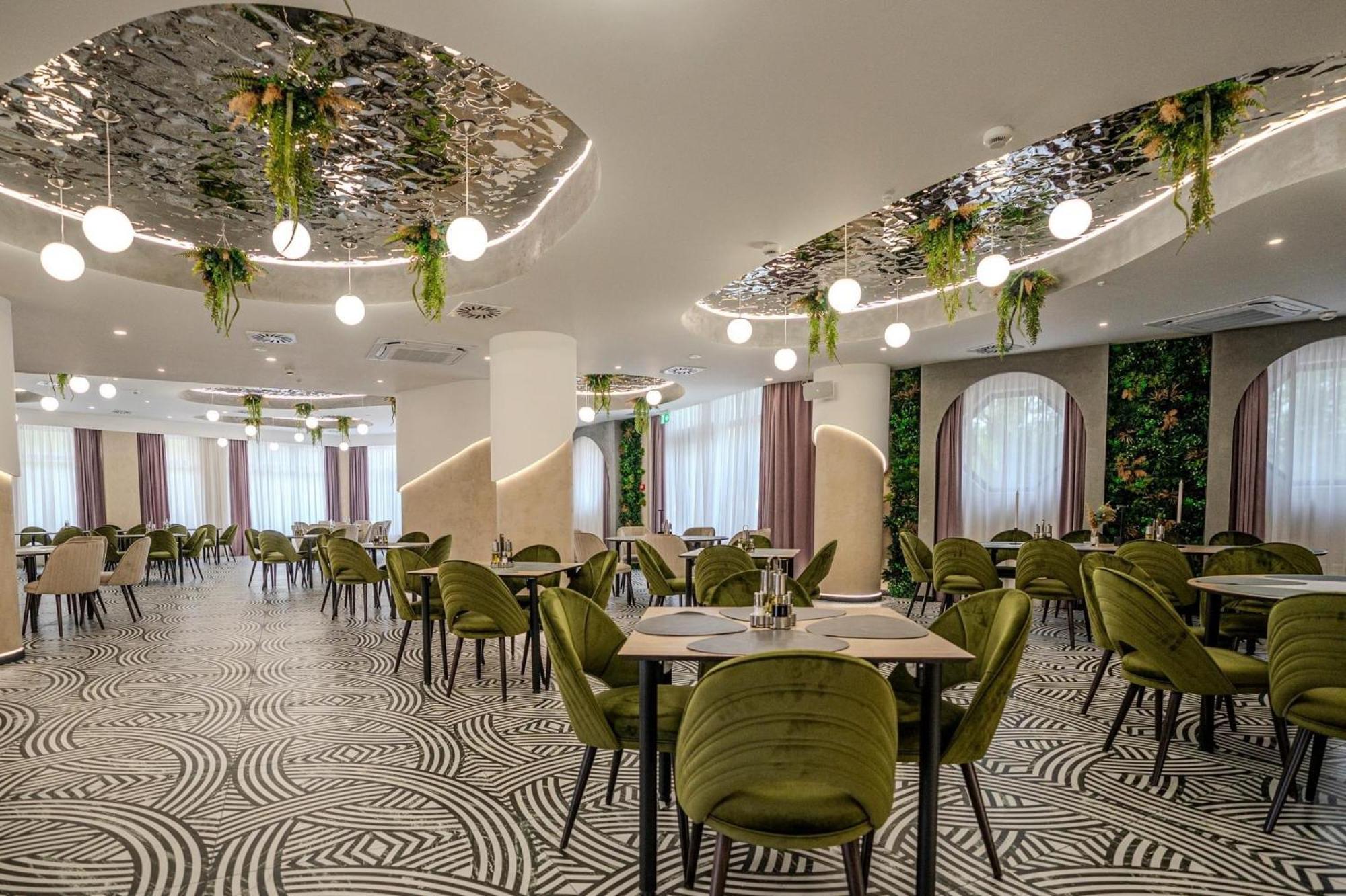 Hotel Emi Mihail Kogălniceanu Zewnętrze zdjęcie